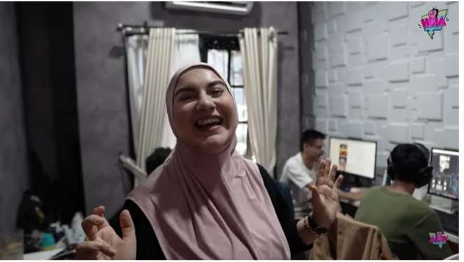 Dulunya Bekas Rumah Angker, Ini Potret Kantor Baru Irish Bella dan Ammar Zoni Usai Renovasi, Estetik Banget!