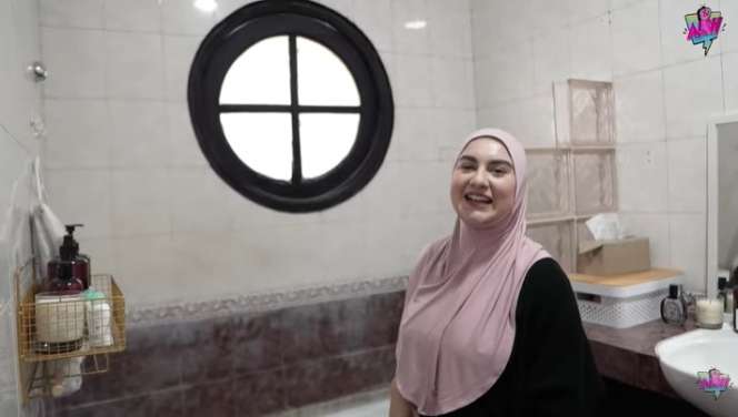 Dulunya Bekas Rumah Angker, Ini Potret Kantor Baru Irish Bella dan Ammar Zoni Usai Renovasi, Estetik Banget!