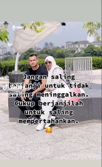 Viral Ibu-Ibu Nikahi Pria Sebaya Anaknya, Beda Usia 23 Tahun, Lihat 7 Potretnya Bikin Syok! 