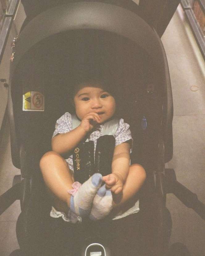 Potret Terbaru Baby Millie Putri Derby Romero, Mirip Orang Bule
