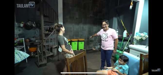 10 Potret Rumah Hesti Purwadinata Sahabat Enzy Storia, Ternyata Sederhana, Banyak Bak Sampah!