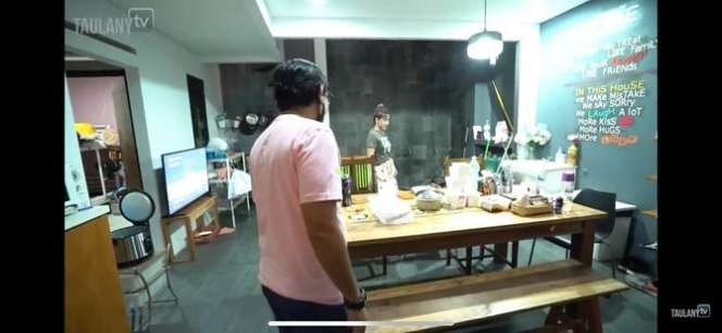 10 Potret Rumah Hesti Purwadinata Sahabat Enzy Storia, Ternyata Sederhana, Banyak Bak Sampah!