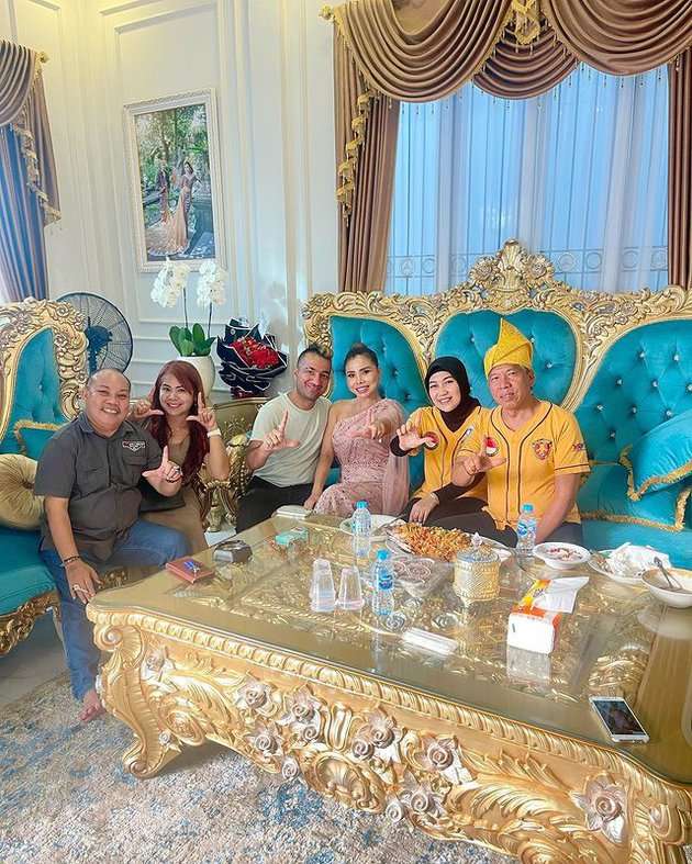 Potret Rumah Eva Belisima di Pontianak, Super Mewah Bak Kerajaan, Kehadiran Kiwil Tuai Sorotan!