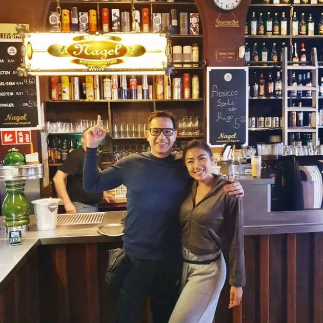 8 Potret Inge Anugrah, Istri Ari Wibowo yang Jarang Tersorot, Usia 42 Tapi Bodygoals & Hot Abis! 