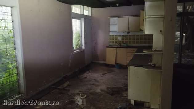 10 Potret Rumah Artis Terbengkalai Bertahun-Tahun, Milik Mendiang Suzzanna Paling Ngeri, Bertabur Bunga Melati!