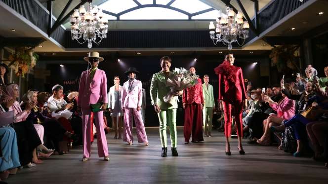 Desainer Langganan Artis Pamer 30 Koleksi Busana Terbaru