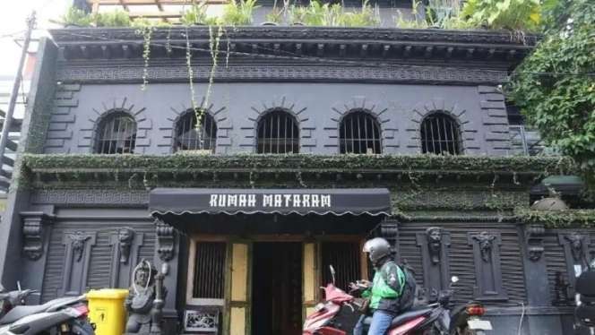 9 Potret Rumah Artis yang Unik & Nyeleneh, Istana Ki Joko Bodo Keren Abis, Ada Candi Megah!