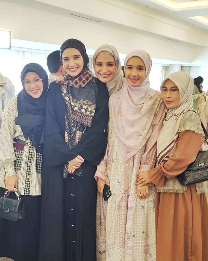 Terpaut Usia 45 Tahun, Ini Potret Santi Asokamala Istri Mark Sungkar, Kini Tetap Mesra Bak Pasangan Muda!