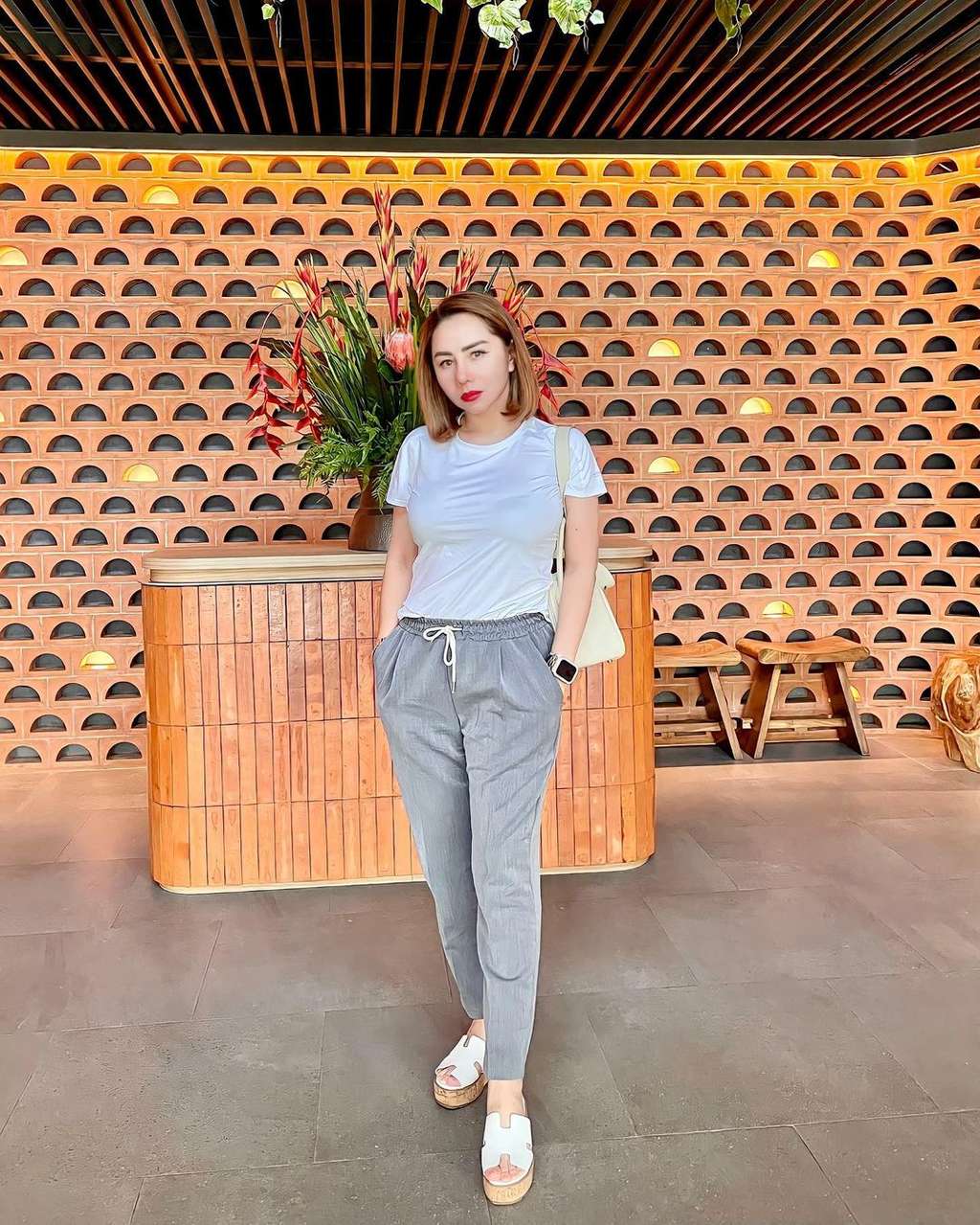 Ingat Artis Cantik yang Video Vulgarnya Tersebar di Medsos? Kini Hidupnya Berubah Drastis, Dinikahi Pria Kaya & Lakukan Oplas