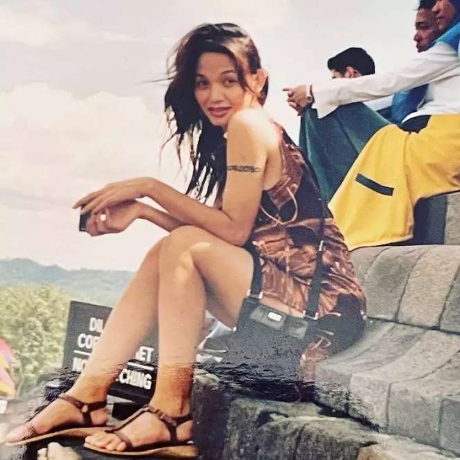 Potret Masa Muda Bunda Corla `Ratu Jreng`, Dulunya Model dan Artis Seksi, Disebut Mirip Angelina Jolie!