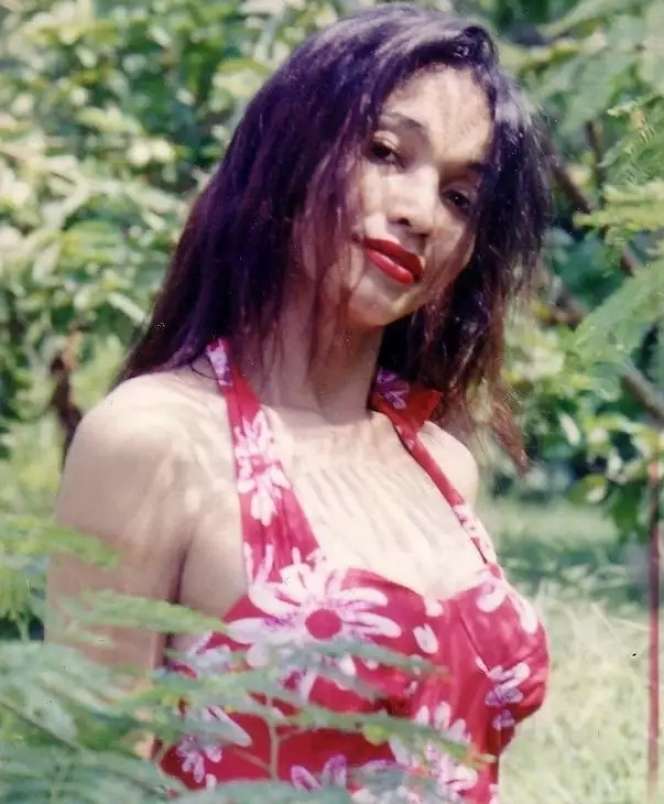 Potret Masa Muda Bunda Corla `Ratu Jreng`, Dulunya Model dan Artis Seksi, Disebut Mirip Angelina Jolie!