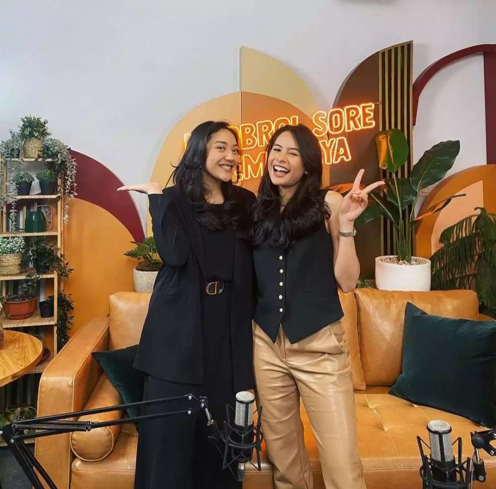 Sesama Aset Bangsa, 9 Adu Cantik Maudy Ayunda VS Putri Tanjung, Hidupnya Bak Princess!