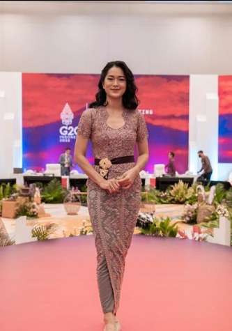 Dulu Dinikahi Juragan Bioskop Berujung Cerai, Artis Cantik Ini Bahagia Usai Dipinang Aktor Malaysia!
