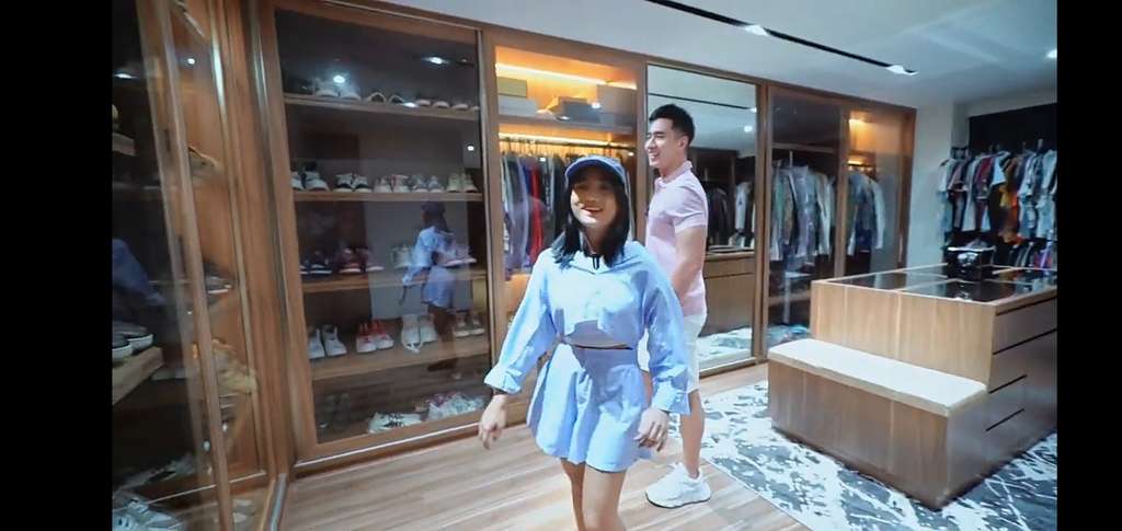 10 Potret Rumah Miliaran Milik Verrell Bramasta, Ada Mall Pribadi dan Lift Seharga Rp700 Juta!