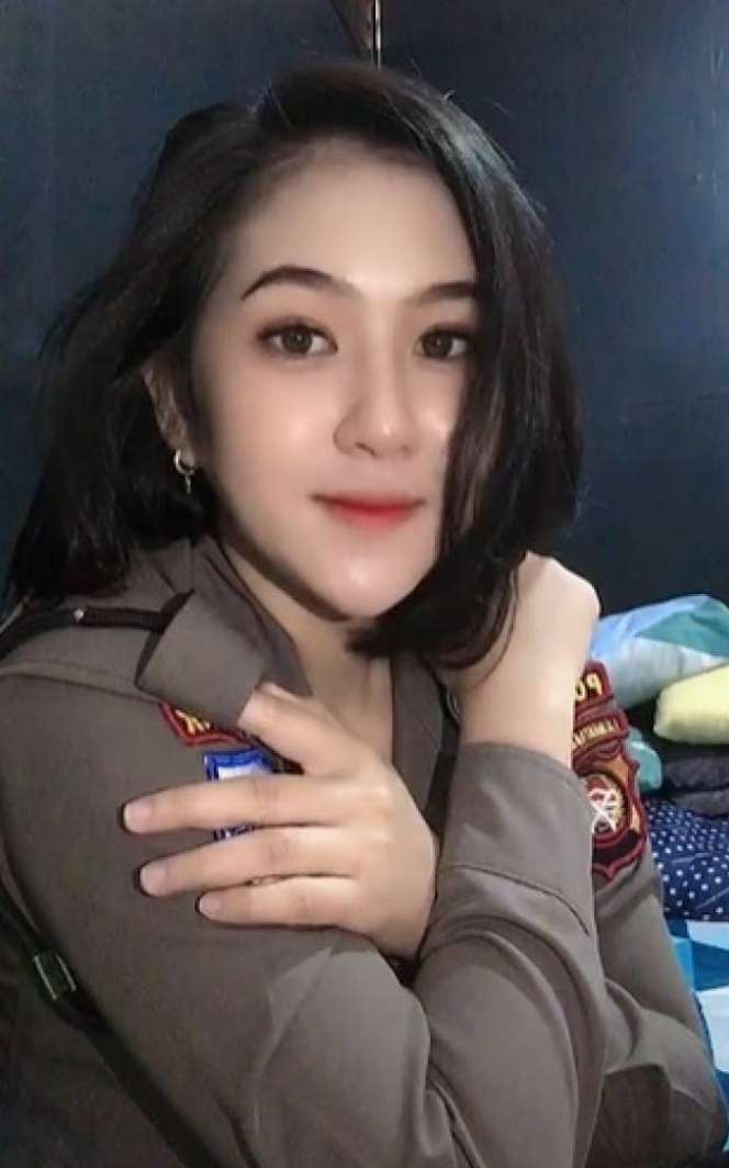 Potret Sosok Satpam Wanita Cantik yang Viral, Bikin Mata Pria Gak Berkedip! 