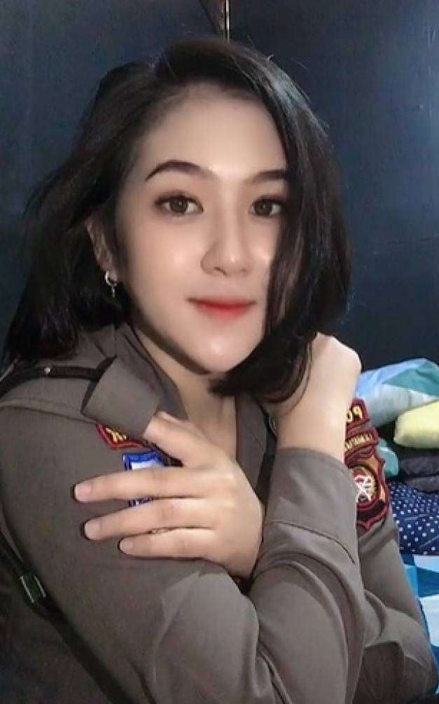 Potret Sosok Satpam Wanita Cantik yang Viral, Bikin Mata Pria Gak Berkedip! 