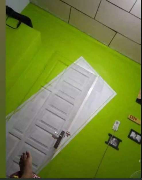 10 Potret Kocak Salah Pasang Pintu, Bikin Mikir Dua Kali!