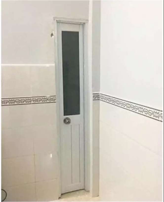 10 Potret Kocak Salah Pasang Pintu, Bikin Mikir Dua Kali!