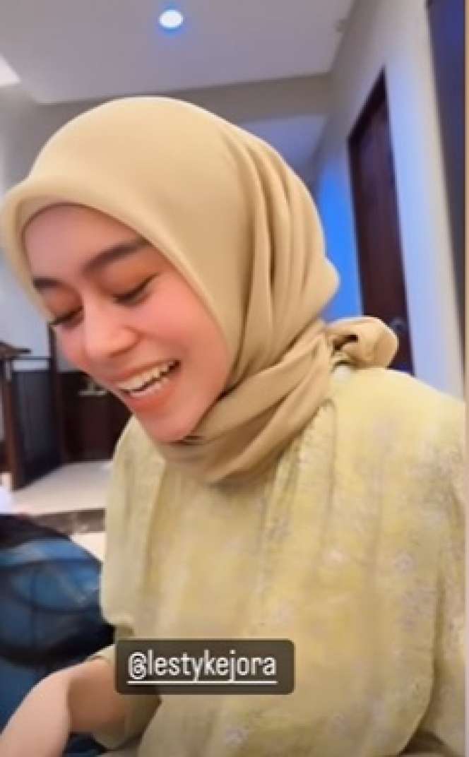 Potret Keseruan Lesti Kumpul dengan Geng Arisan Mama-mama Muda, Kegirangan Saat Nama Keluar