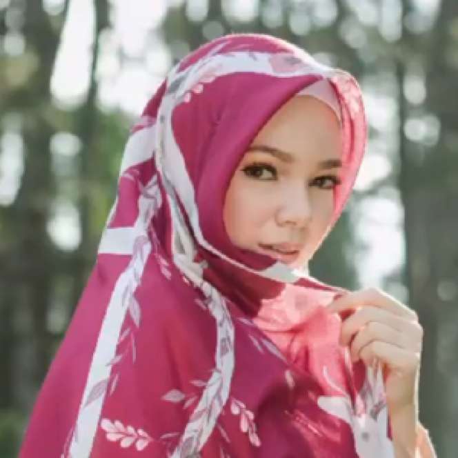 Deretan Nama Asli Artis Belasteran yang Jarang Diketahui, Ada Wulan Guritno