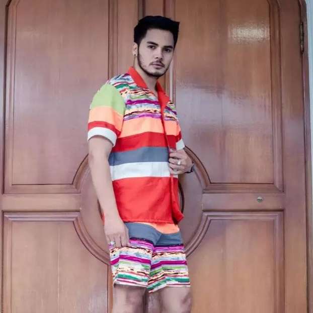 Potret Aher Mantan Suami Elly Sugigi, Ternyata Bukan Orang Sembarangan!