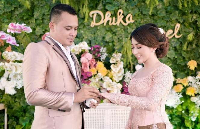 Ingat Kades Cantik Lamongan yang Viral? Dikabarkan Menikah, Suami Bukan Orang Sembarangan, Pesta Digelar 4 Hari 4 Malam!