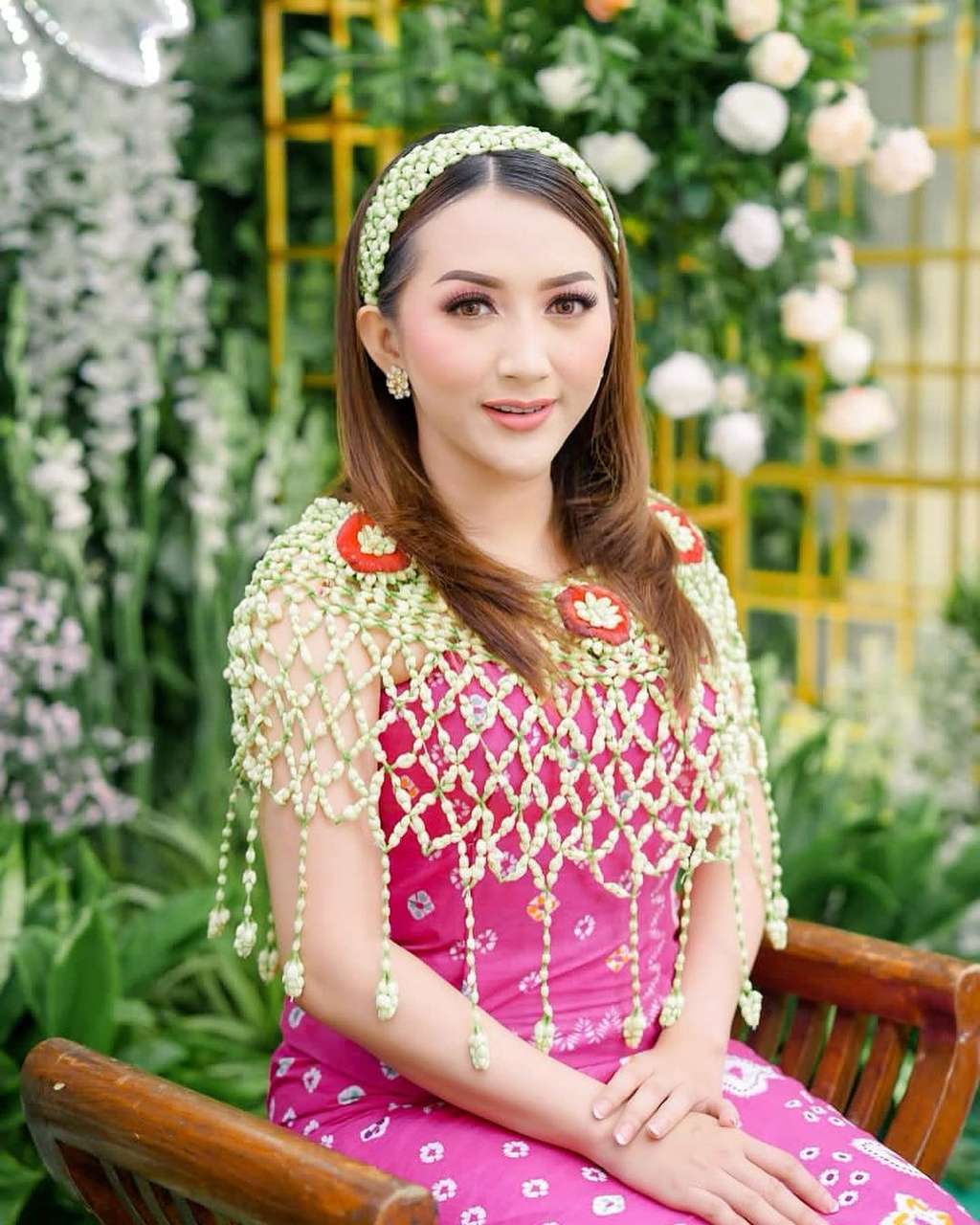 Ingat Kades Cantik Lamongan yang Viral? Dikabarkan Menikah, Suami Bukan Orang Sembarangan, Pesta Digelar 4 Hari 4 Malam!