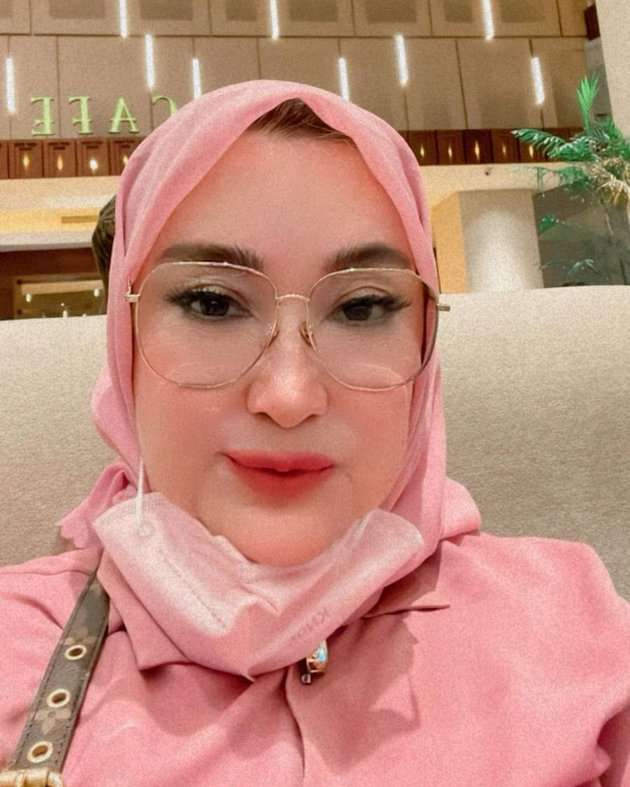 Dipoligami 4 Kali Saat Usia 24 Tahun, Artis Cantik ini Bertahan 38 Tahun, Kini Jadi Istri Satu-Satunya Raja Dangdut