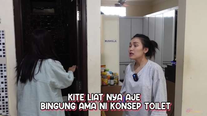 8 Potret Kondisi Toilet Viral di Rumah Ayu Ting Ting, Hesti Purwadinata Ngakak Saat Cobain!
