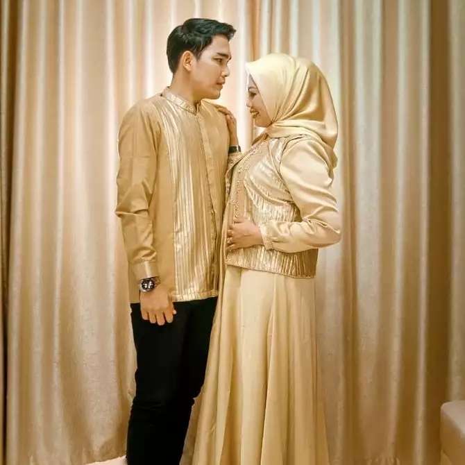 6 Artis Ganteng Ini Pernah Dekat Dengan Elly Sugigi, Ada yang Nikah Cuma 6 Bulan!