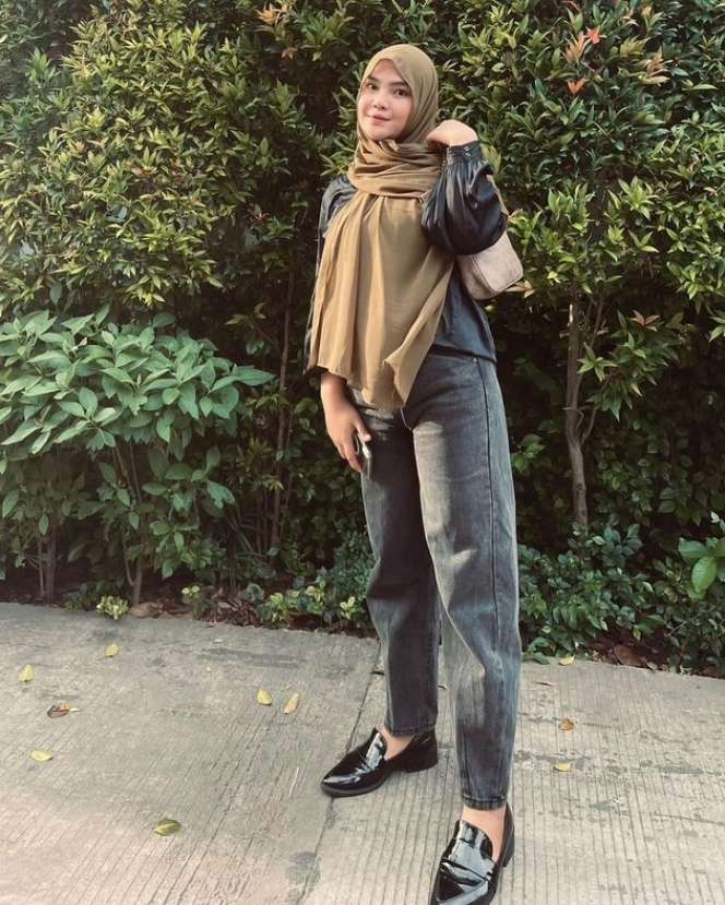 Masih Ingat Rosa Meldianti Keponakan Dewi Perssik? Dulu Viral Karena Sensasi, Kini Lepas Pilih Lepas Hijab!