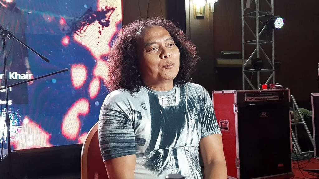 Setelah Tata Janeeta, Deolipa Bakal Gandeng Ayu Ting Ting dan Slank