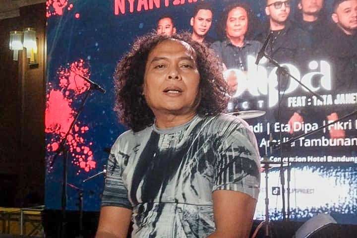 Setelah Tata Janeeta, Deolipa Bakal Gandeng Ayu Ting Ting dan Slank