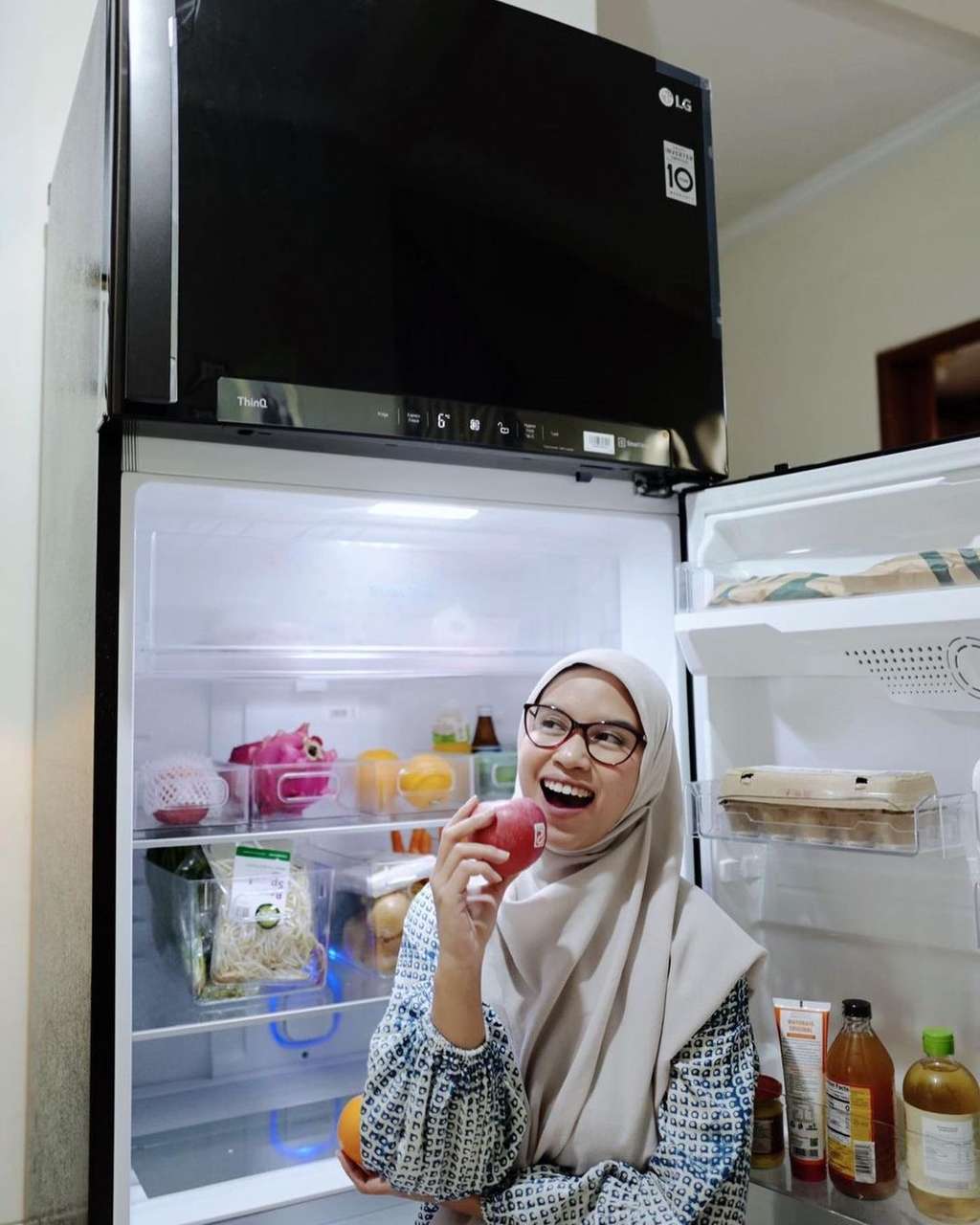 8 Potret Nesyana Istri Ben Kasyafani, Gayanya Bertolak Belakang dengan Mantan, Kalem & Sederhana!