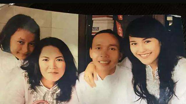 Potret Masa Kecil Seleb Bareng Keluarga, Paras Nagita Slavina Jadi Sorotan!