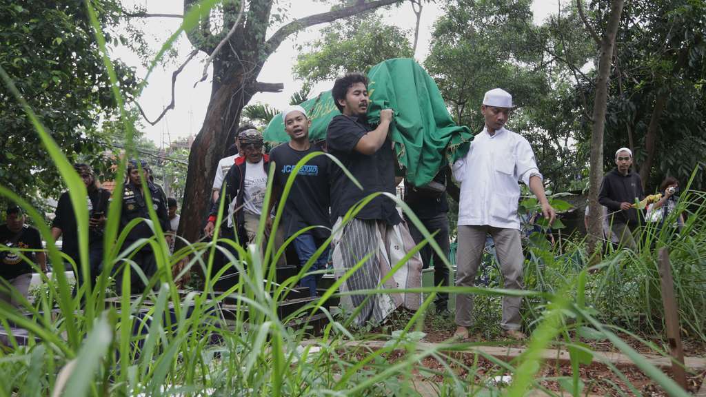 FOTO: Tangis di Pusara Ki Joko Bodo