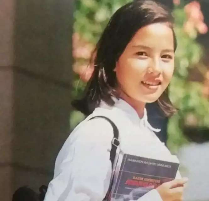 Ingat Vonny Cornellya? Bintang Girlband Paling Cantik & Terkenal era 90-an, Lihat 8 Transformasinya