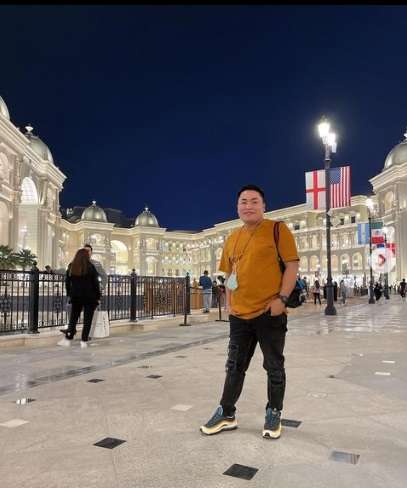 Potret Merry Asisten Raffi Ahmad Diajak Nonton Piala Dunia di Qatar, Gayanya Nggak Kalah Kece!