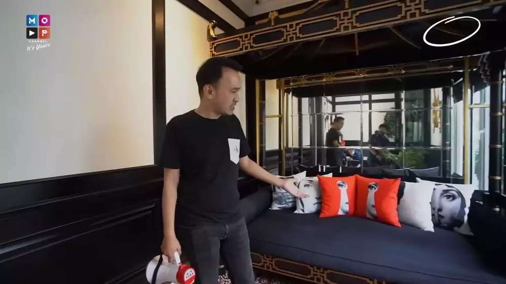 10 Potret Rumah Baru Ivan Gunawan yang Mewah & Glamor, Kamar Tidurnya Bikin Ruben Onsu Melongo!