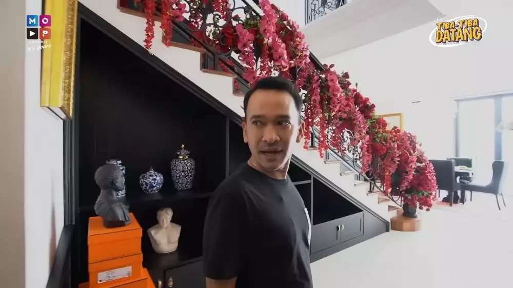 10 Potret Rumah Baru Ivan Gunawan yang Mewah & Glamor, Kamar Tidurnya Bikin Ruben Onsu Melongo!