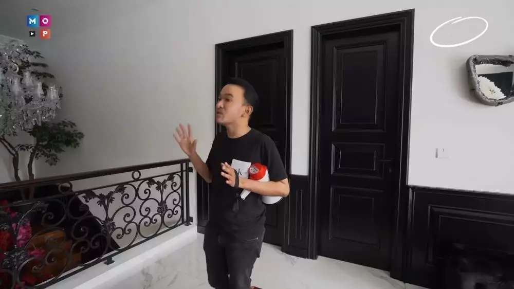10 Potret Rumah Baru Ivan Gunawan yang Mewah & Glamor, Kamar Tidurnya Bikin Ruben Onsu Melongo!