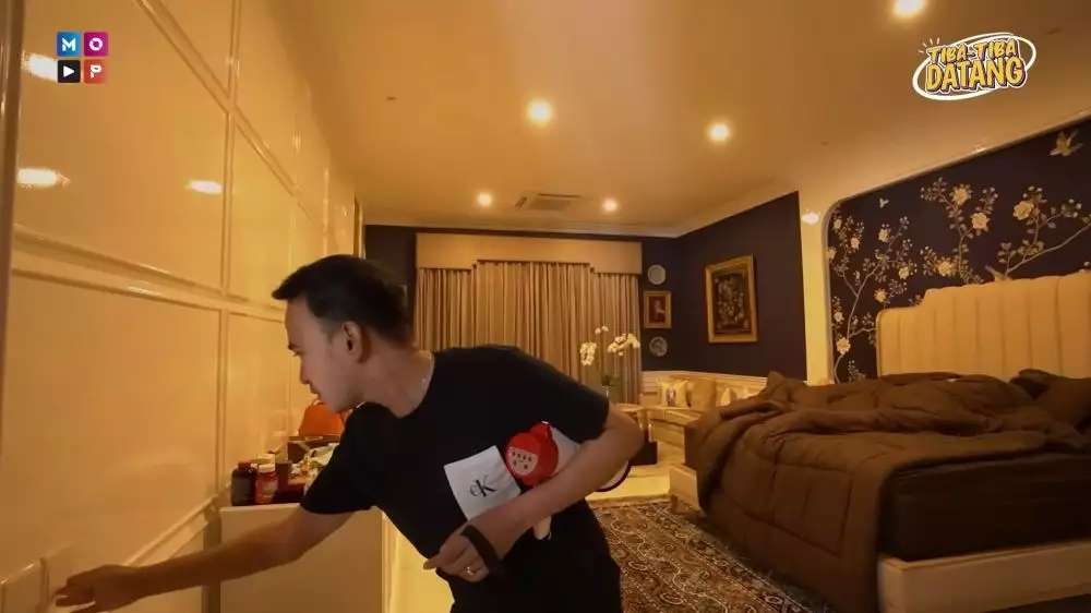 10 Potret Rumah Baru Ivan Gunawan yang Mewah & Glamor, Kamar Tidurnya Bikin Ruben Onsu Melongo!