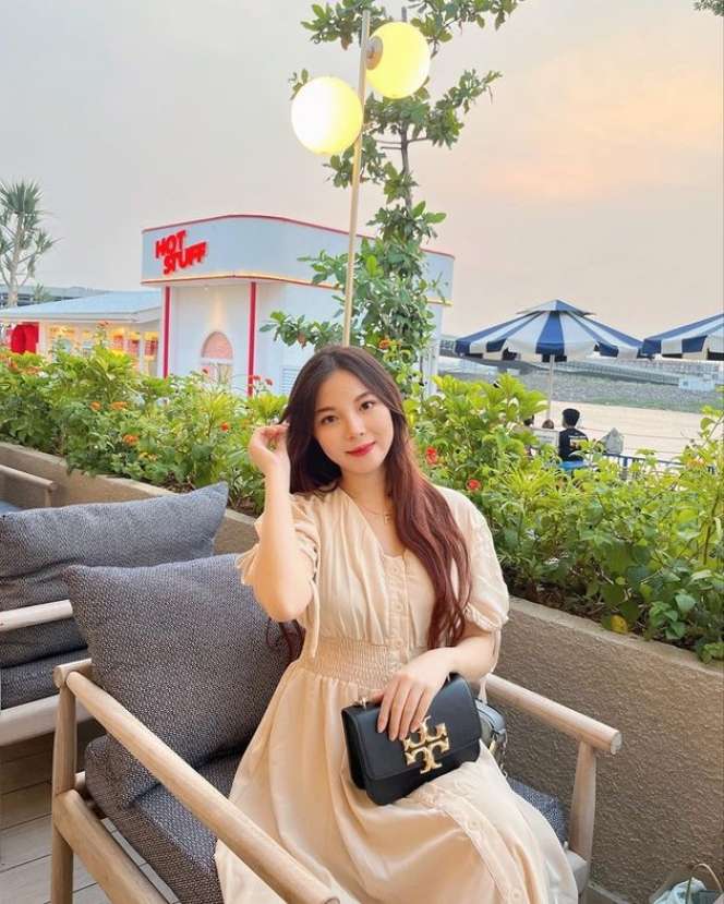 Potret Fanny Margaretha Istri Ketiga Pilot Viral Vincent Raditya, Usianya Baru 21 Tahun, Perut Buncitnya Jadi Sorotan!