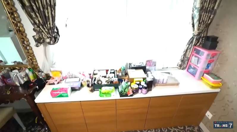 10 Potret Kamar Dinar Candy yang Super Mewah, Ada Brankas Berisi Tumpukan Berlian!