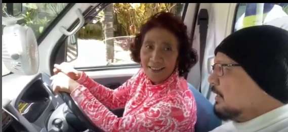 Cuma Pakai Kipas Angin, Ini Potret Mobil Susi Pudjiastuti, Beda Dari yang Lain!