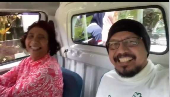 Cuma Pakai Kipas Angin, Ini Potret Mobil Susi Pudjiastuti, Beda Dari yang Lain!