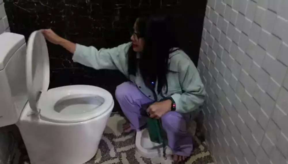 10 Potret Toilet `Aneh` di Rumah Ayu Ting Ting, Satu-Satunya di Dunia, Bikin Tamu Ngakak!