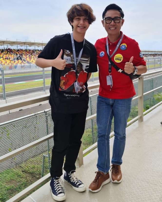 Potret Cannavaro Adrevi Anak Bungsu Eko Patrio Berparas Bule, Pernah Dikira pembalap MotoGP