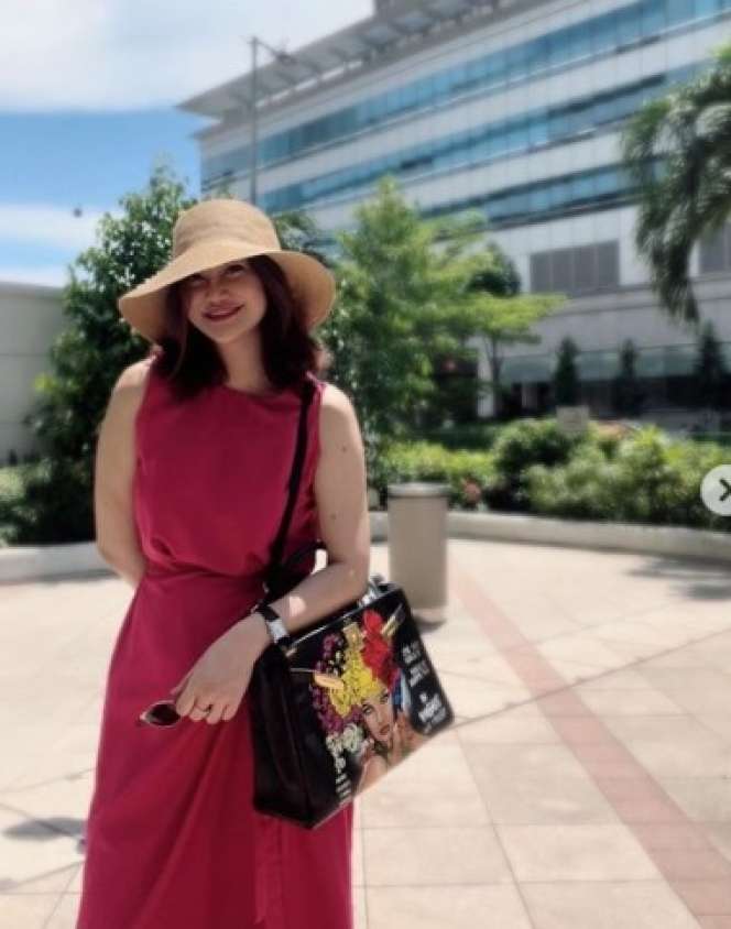 Potret Enji Baskoro Mantan Suami Ayu Ting Ting Pamer Gandengan Baru, Ternyata eks Istri Pebulu Tangkis Indonesia!