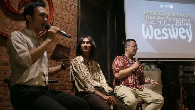 Weswey Ceritakan Kisah Cinta Lewat Single ‘Tolong Bilang’ 